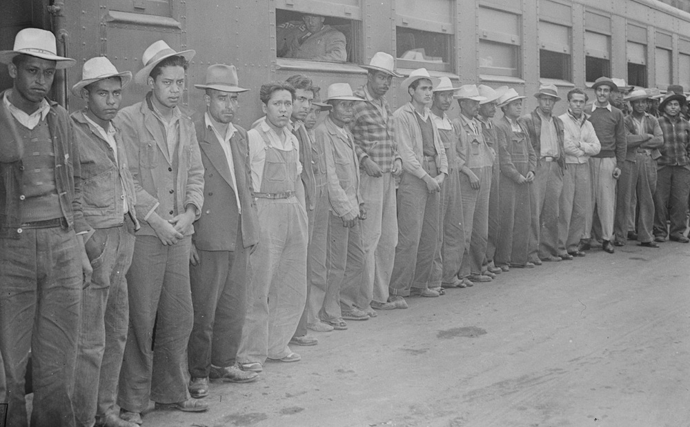 Mexican workers recruited by the Farm Security Administration to work in the United States, May 1943 (Library of Congress)