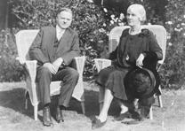 Herbert and Lou Henry Hoover, ca. 1929 (Library of Congress Prints and Photographs Division) Herbert and Lou Henry Hoover, ca. 1929 (Library of Congress)