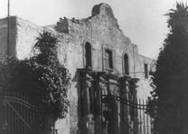 The front of the Alamo in San Antonio, Texas, published by Underwood and Underwood, 1922. (Library of Congress Prints and Photographs Division) The front of the Alamo, 1922. (LC-USZ62-87798)