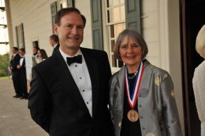 2011 George Washington Book Prize winner Pauline Maier with Supreme Court Justice Samuel Alito
