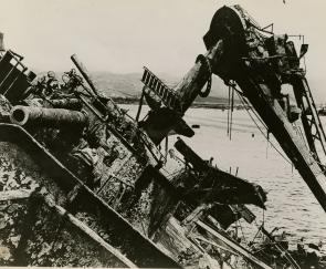 Unidentified wreckage, ca. 1942-1943. (Gilder Lehrman Collection)
