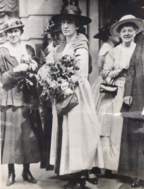 First woman elected to Congress, Republican Jeannette Rankin of Montana arrives in Washington DC, 1917. (Courtesy of Wendy Chmielewski and Jill Norgren)