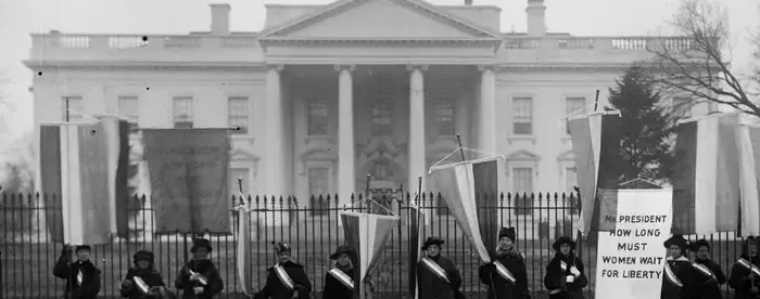 Photo of Women's Suffrage picket of the White House.