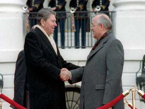 Photograph of Reagan and Gorbachev shaking hands